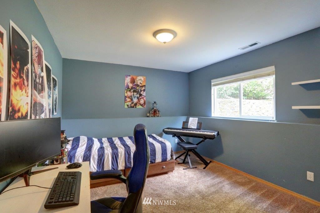 403 170th Place Southeast Bothell, WA 98012 - Photo 10 of 20