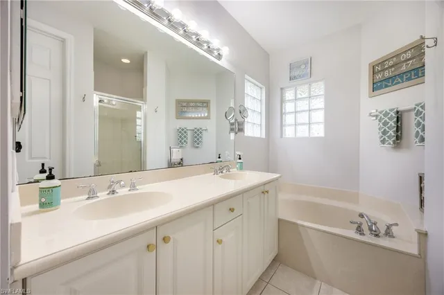 $500,000 | 1320 Mariposa Circle, Unit 104, Naples, FL 34105