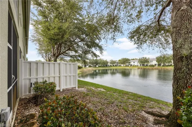$500,000 | 1320 Mariposa Circle, Unit 104, Naples, FL 34105