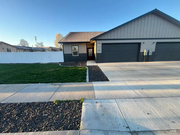 $419,000 | 606 Warner Avenue, Unit B, Lewiston, ID 83501