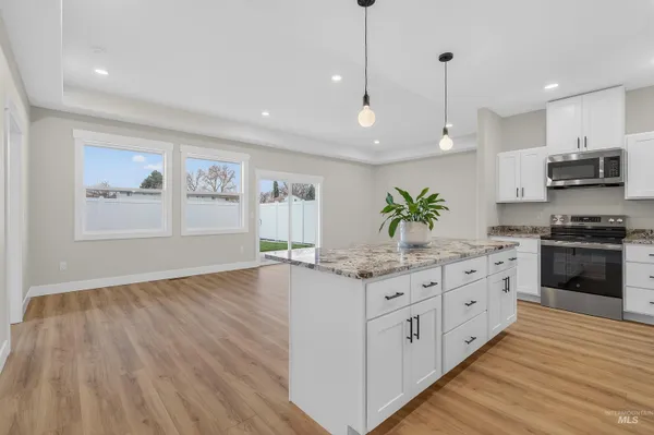 $450,000 | 606 Warner Avenue, Unit B, Lewiston, ID 83501