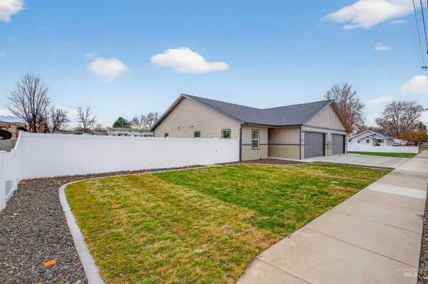 $450,000 | 606 Warner Avenue, Unit B, Lewiston, ID 83501