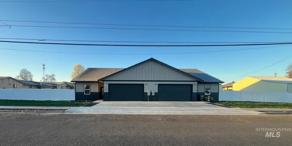 $419,000 | 606 Warner Avenue, Unit B, Lewiston, ID 83501
