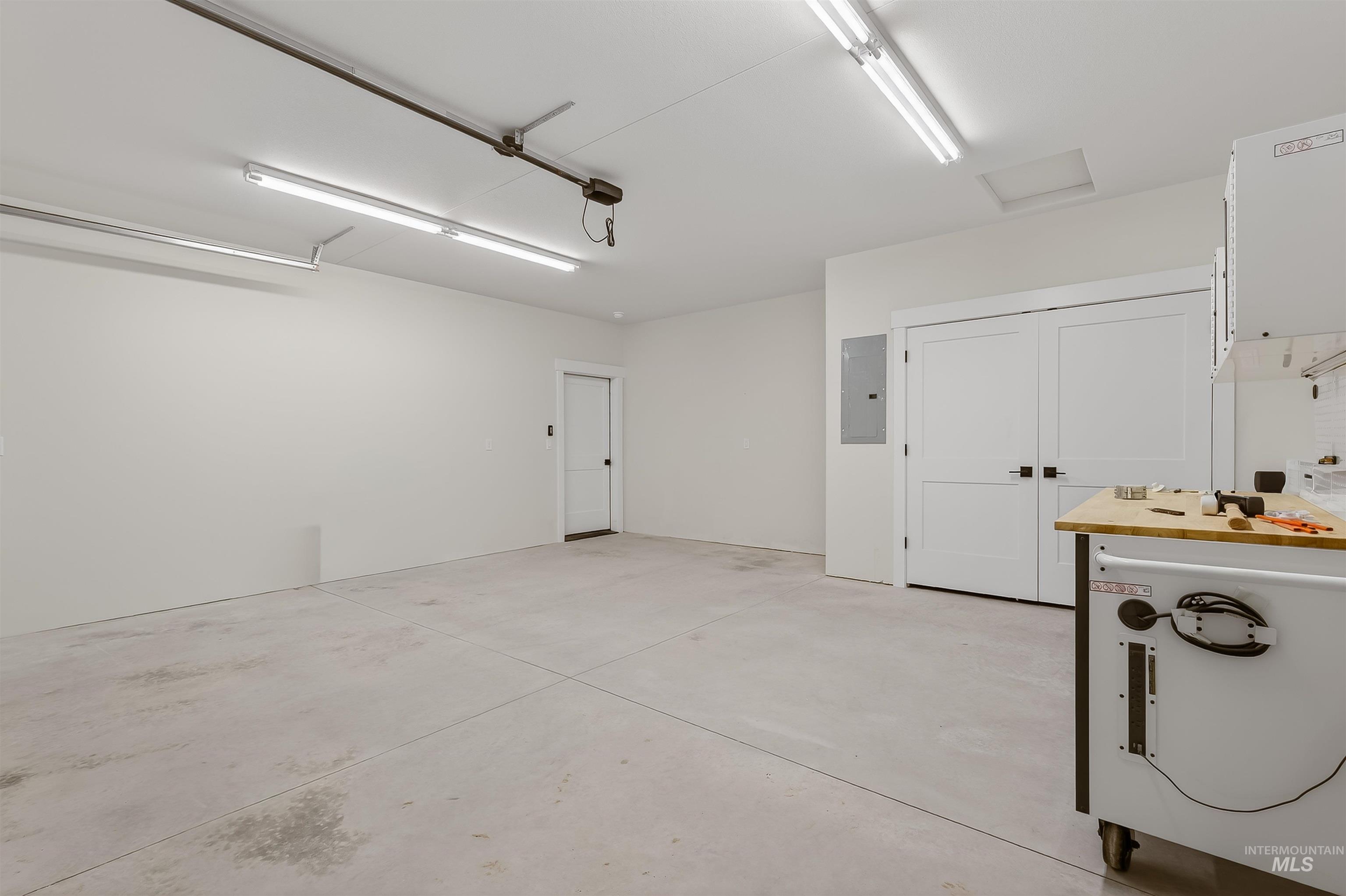 606 Warner Avenue, Unit B Lewiston, ID 83501 - Photo 30 of 38 Garage with electric panel