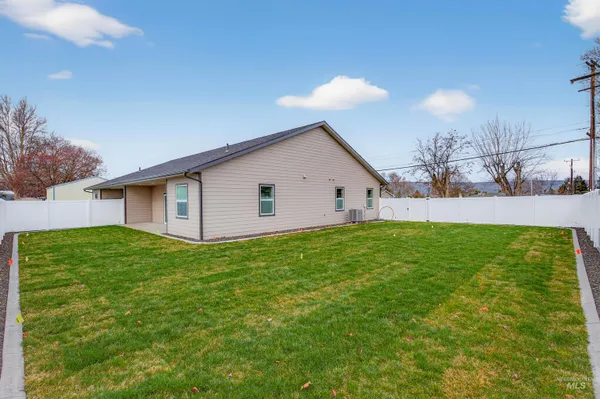 $450,000 | 606 Warner Avenue, Unit B, Lewiston, ID 83501