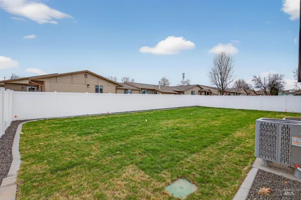 $450,000 | 606 Warner Avenue, Unit B, Lewiston, ID 83501