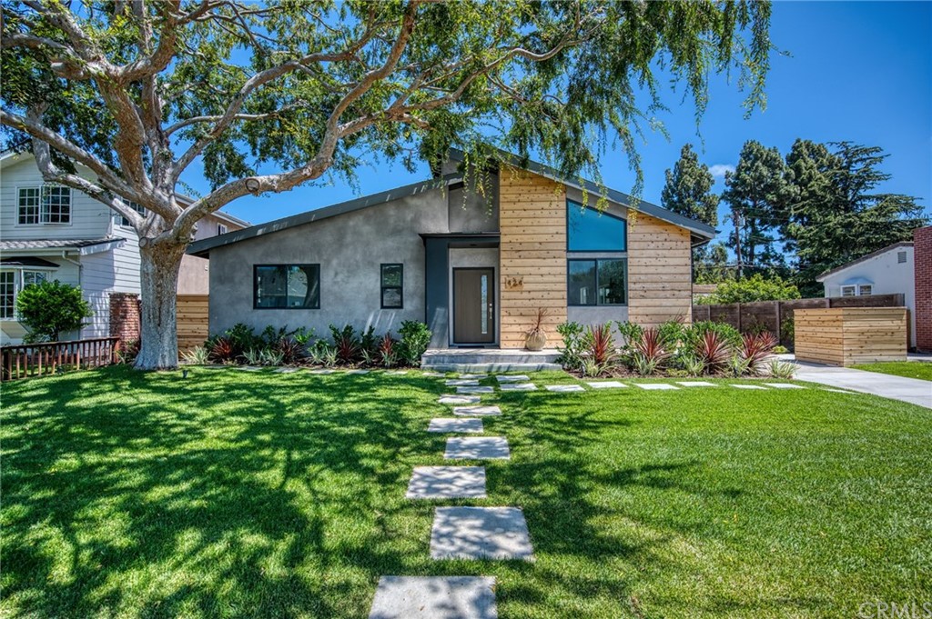 424 Esther Street Costa Mesa, CA 92627 - Photo 3 of 28