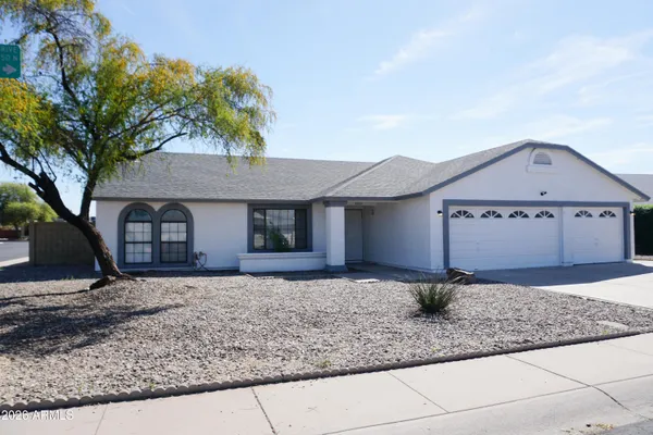 $438,900 | 8933 West Peck Drive, Glendale, AZ 85305