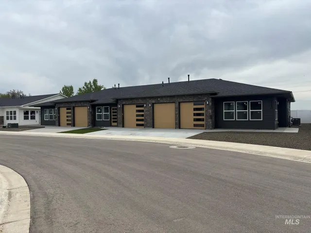 $230,000 | 1212 Phillips Circle, Ontario, OR 97914