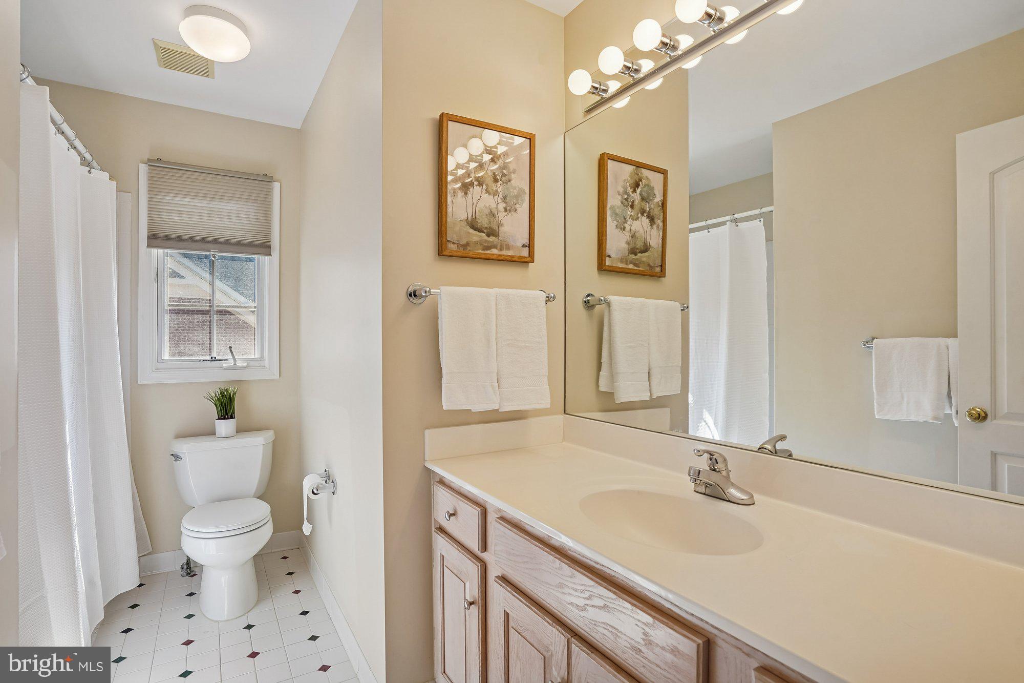 7917 Springer Road Bethesda, MD 20817 - Photo 47 of 70 Hall Bath