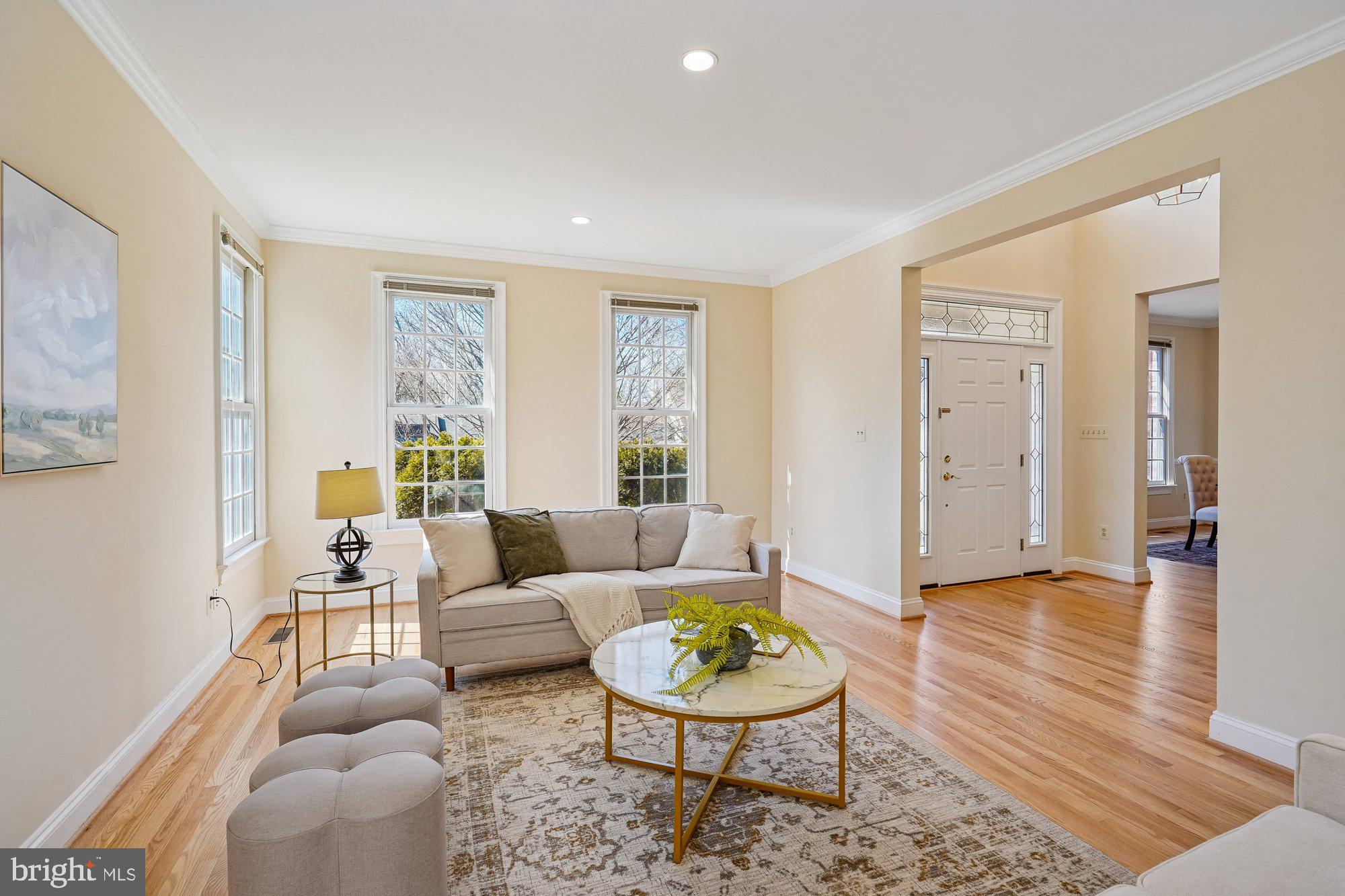 7917 Springer Road Bethesda, MD 20817 - Photo 7 of 70 Living Room
