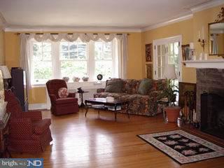 422 Vernon Road Jenkintown, PA 19046 - Photo 4 of 6 Living Room