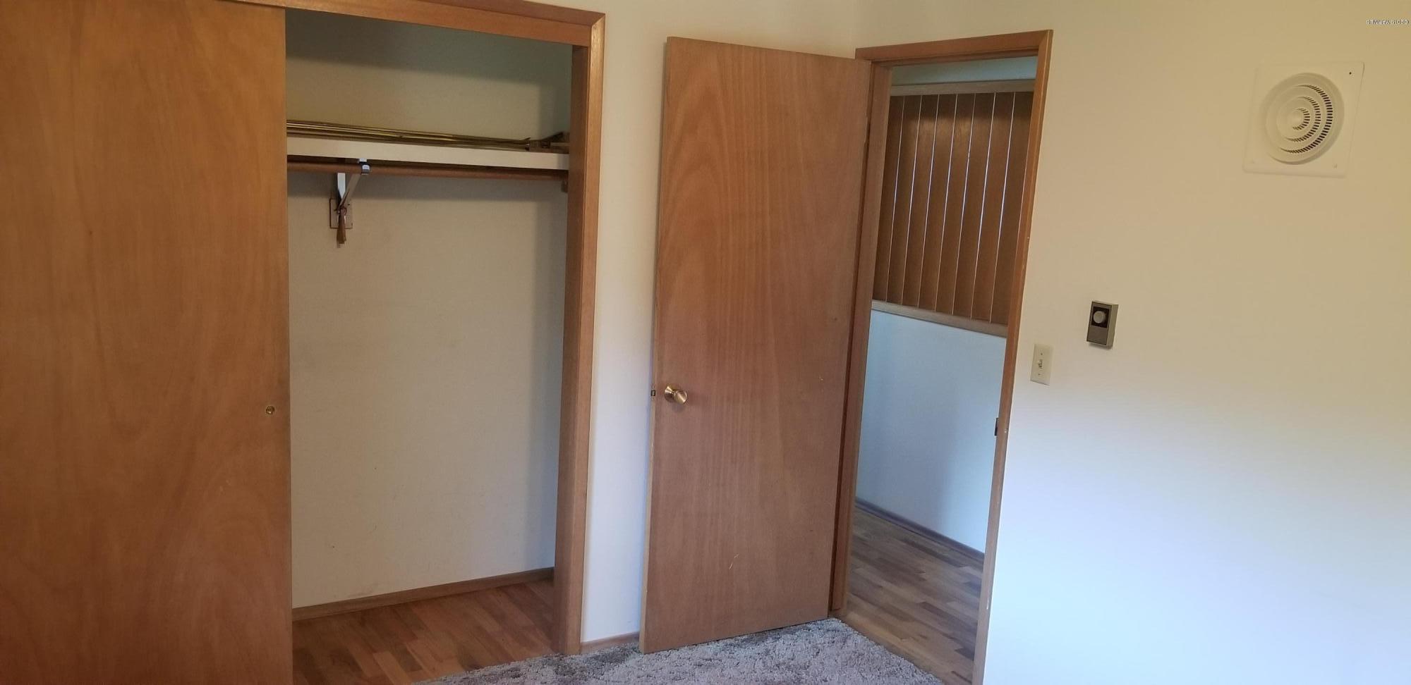 708 Meadowbrook Road Yakima, WA 98903 - Photo 28 of 65 a view of closet
