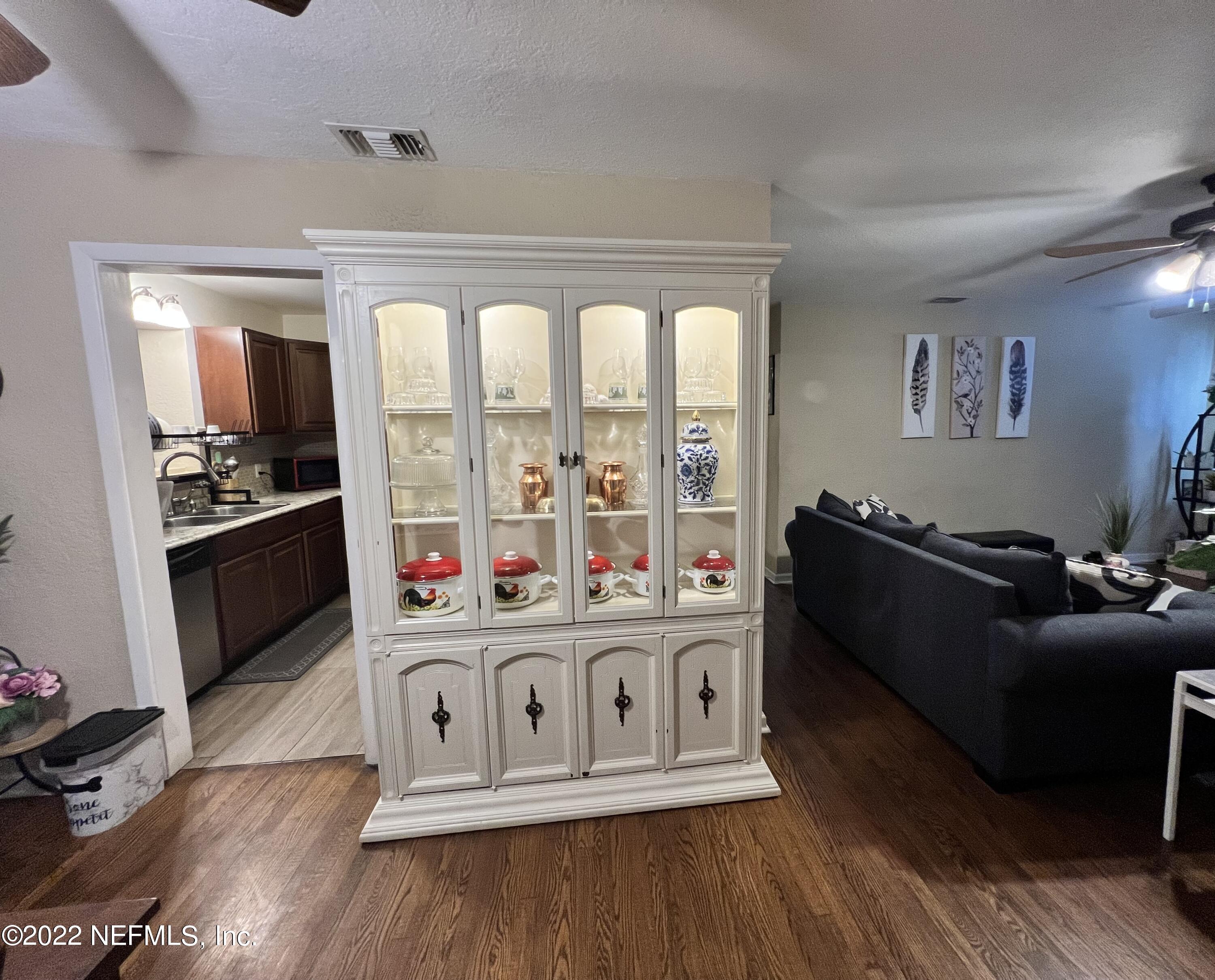 2315 Dean Road Jacksonville, FL 32216 - Photo 8 of 27 IMG-7270