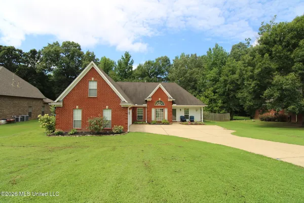 $330,000 | 10095 Cypress Plantation Drive, Olive Branch, MS 38654