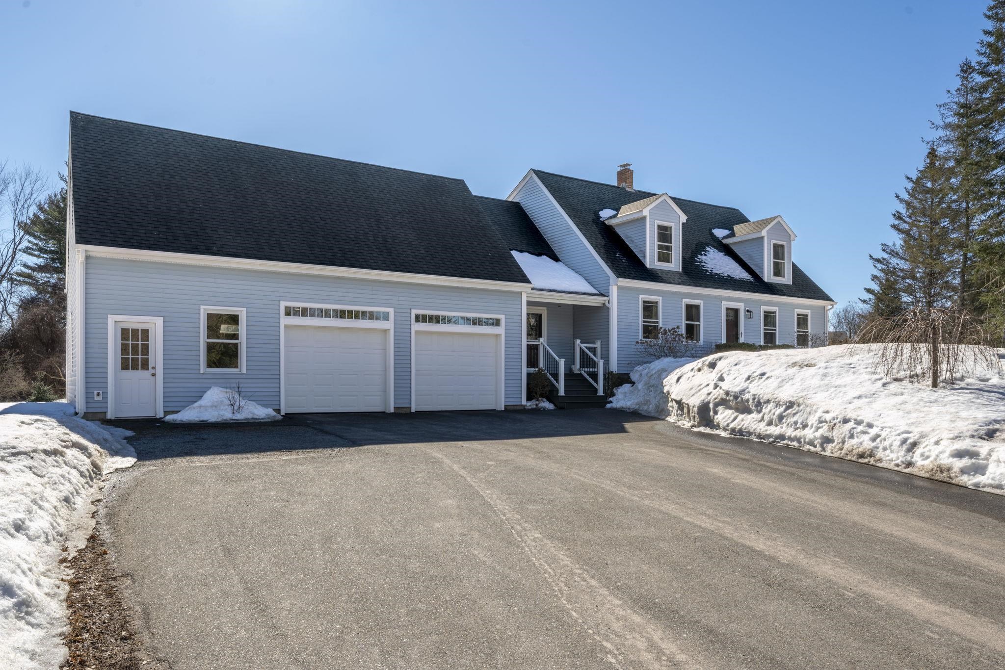 10 Autumn Street Goffstown, NH 03045 - Photo 1 of 53