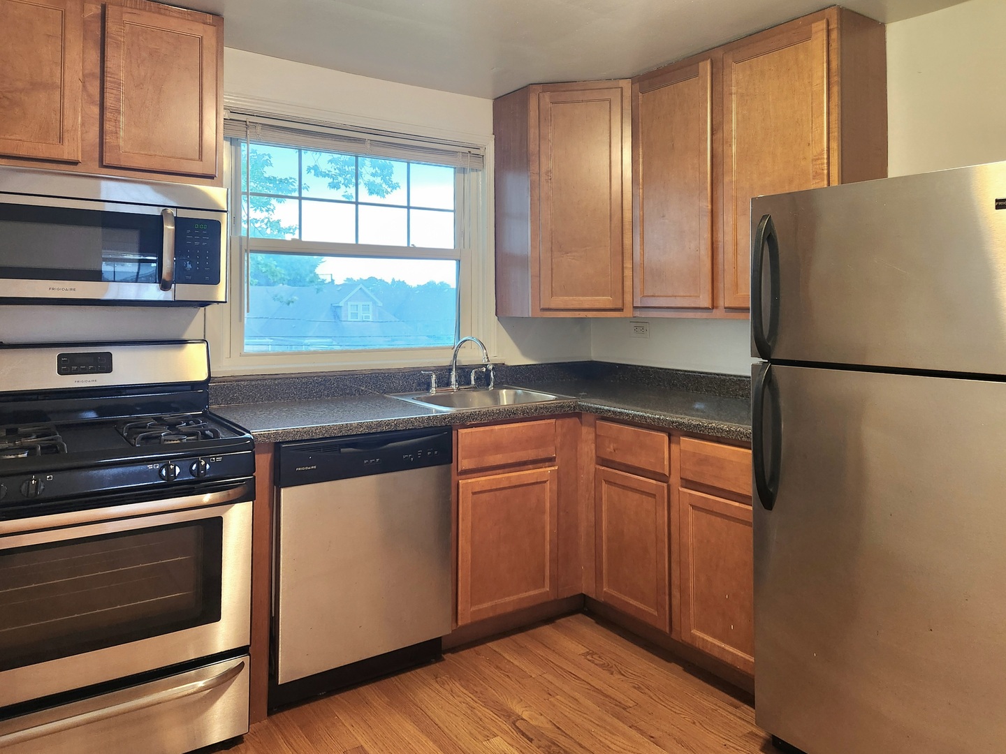 4257 West Nelson Street, Unit 2 Chicago, IL 60641 - Photo 2 of 8