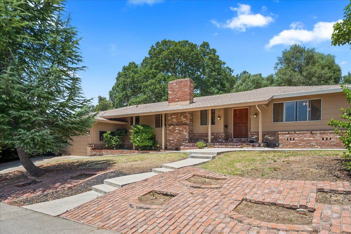 6929 Lisa Marie Way Carmichael, CA 95608 - Photo 2 of 50