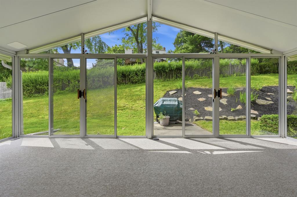 8244 Coach Court Allison Park, PA 15101 - Photo 11 of 50