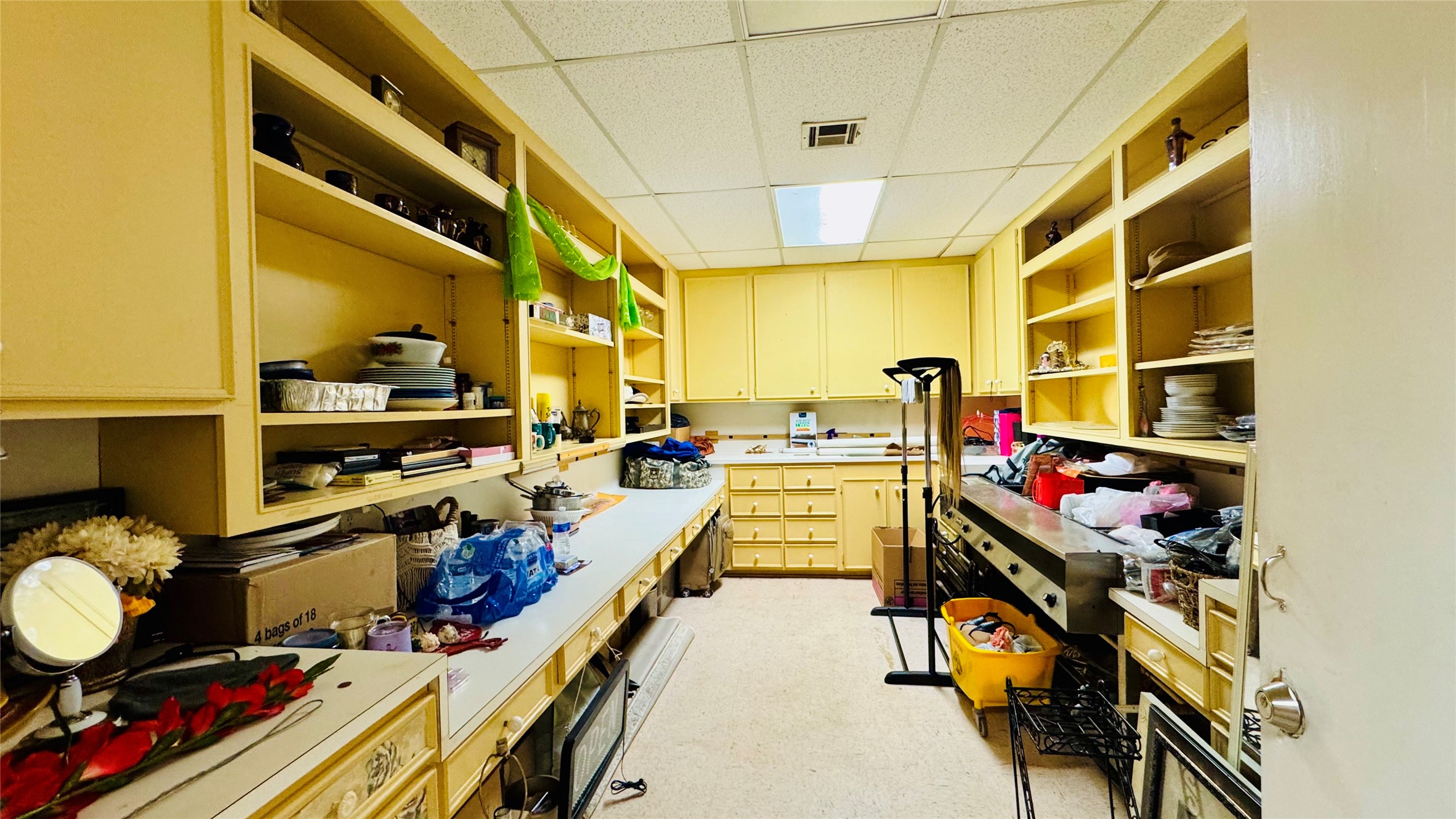 811 North Travis Street Liberty, TX 77575 - Photo 4 of 31 a room with musical instruments