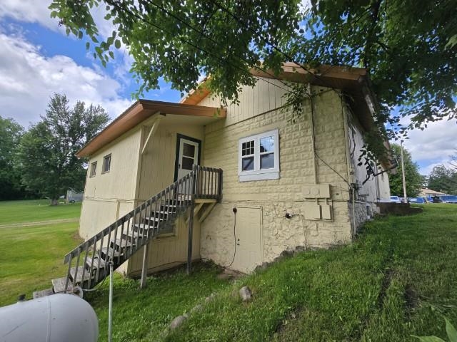 N4789 County Rd B New London, WI 54961 - Photo 3 of 27