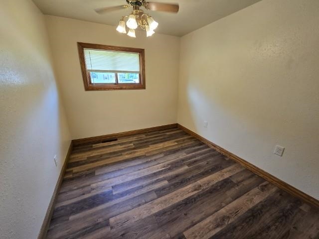 N4789 County Rd B New London, WI 54961 - Photo 10 of 27