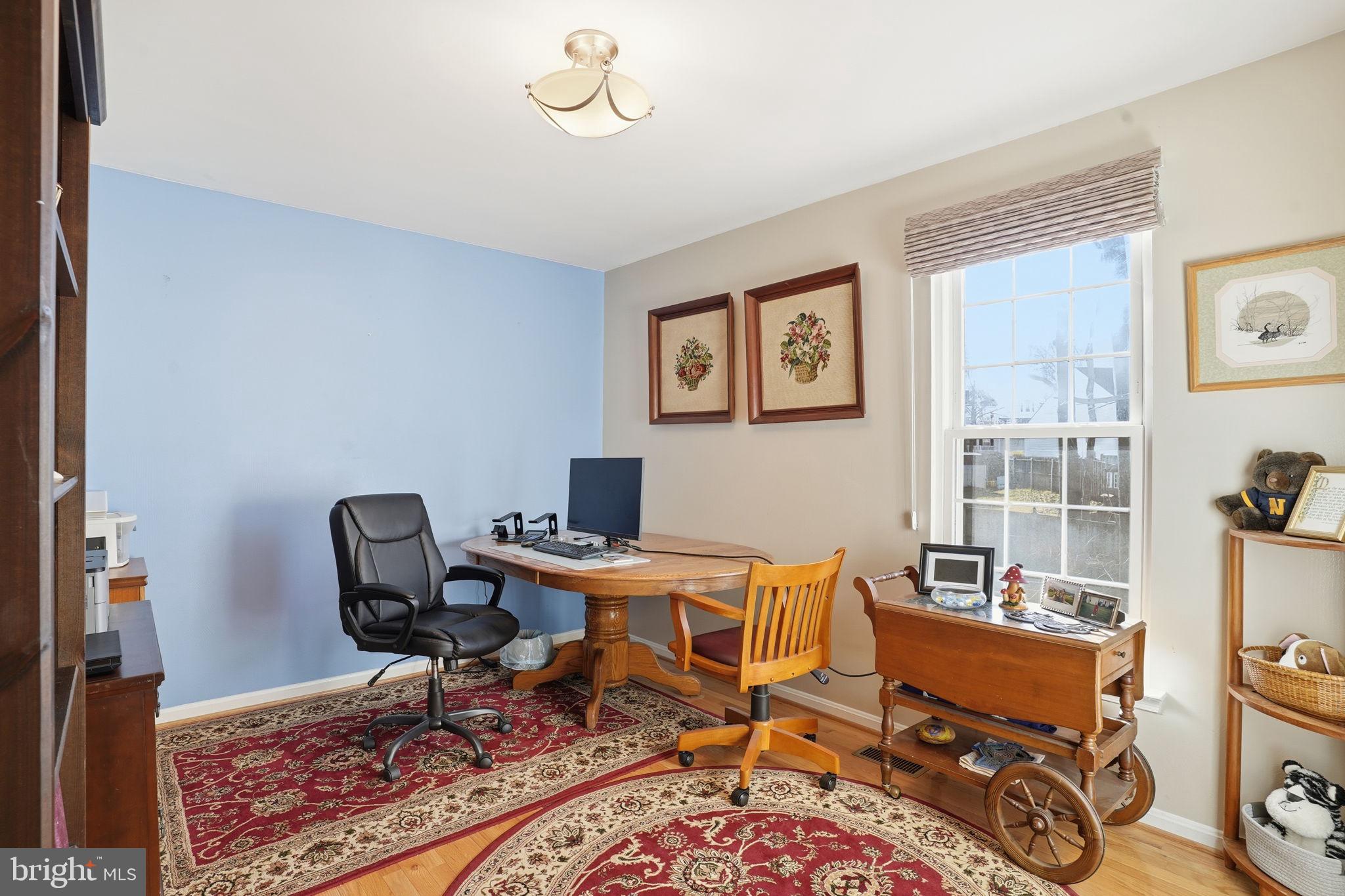 1311 Treasure Drive Odenton, MD 21113 - Photo 16 of 35 a workspace with furniture