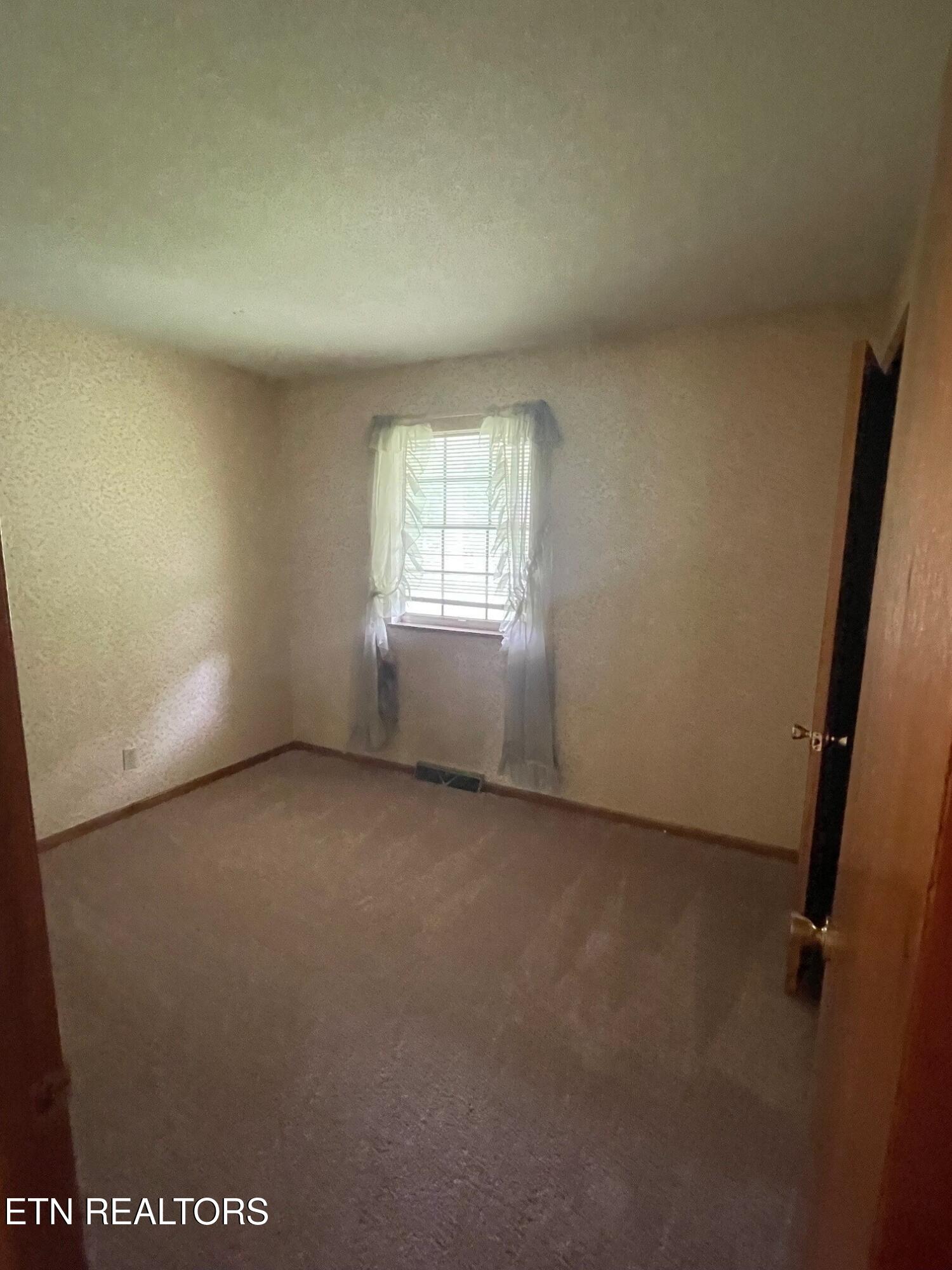 217 Newport Road, Unit 5 Knoxville, TN 37934 - Photo 12 of 18 217 Newport Rd Bedroom 2