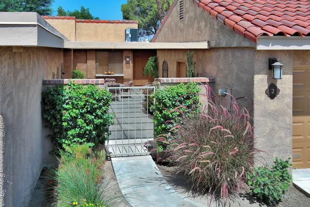 $525,000 | 2 Granada Drive, Rancho Mirage, CA 92270