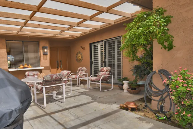 $525,000 | 2 Granada Drive, Rancho Mirage, CA 92270