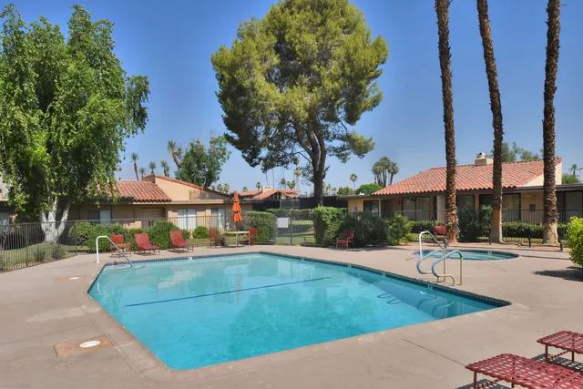 $525,000 | 2 Granada Drive, Rancho Mirage, CA 92270