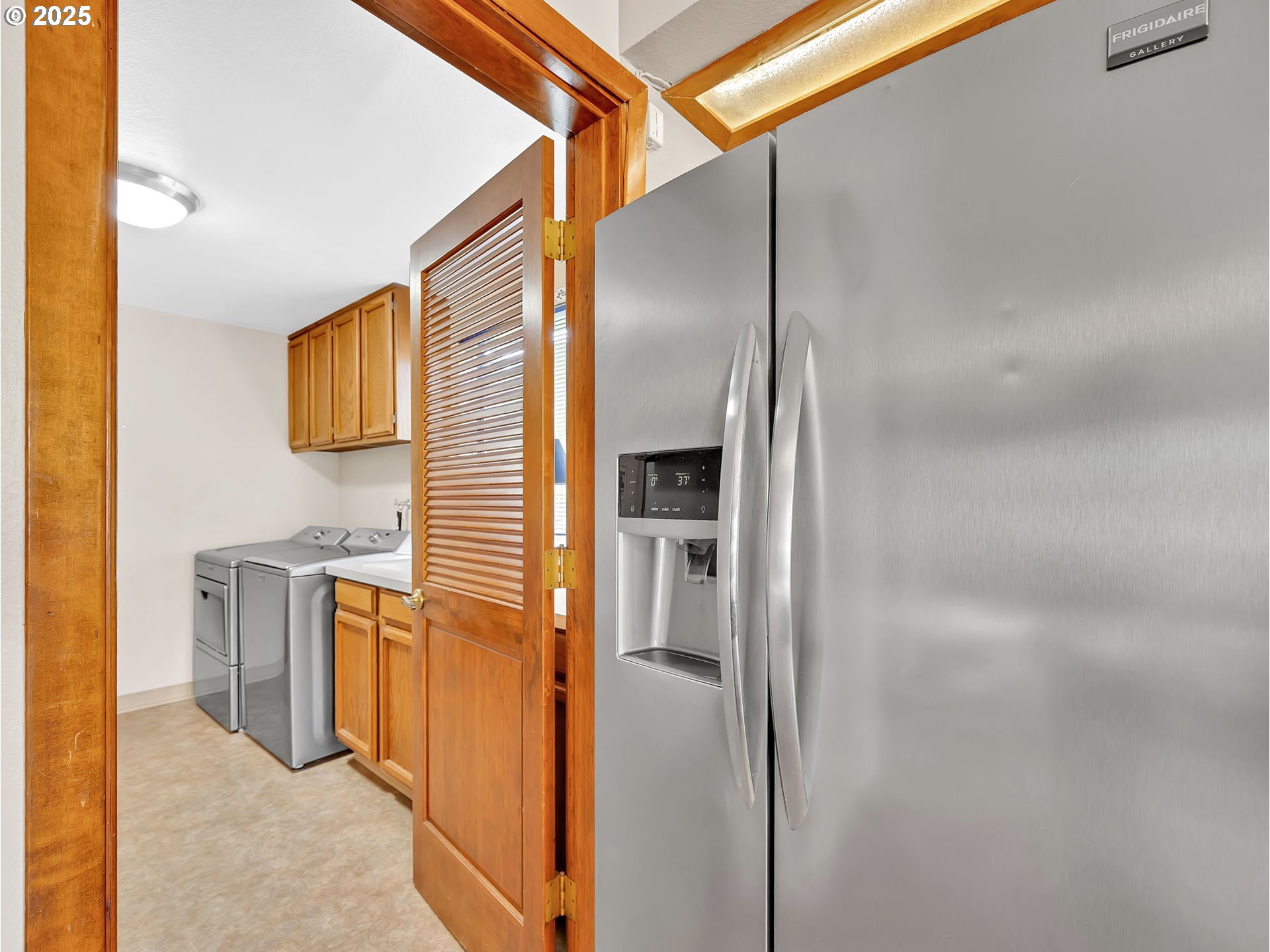 3239 Southwest 26th Street Gresham, OR 97080 - Photo 12 of 47 a view of a kitchen cabinets