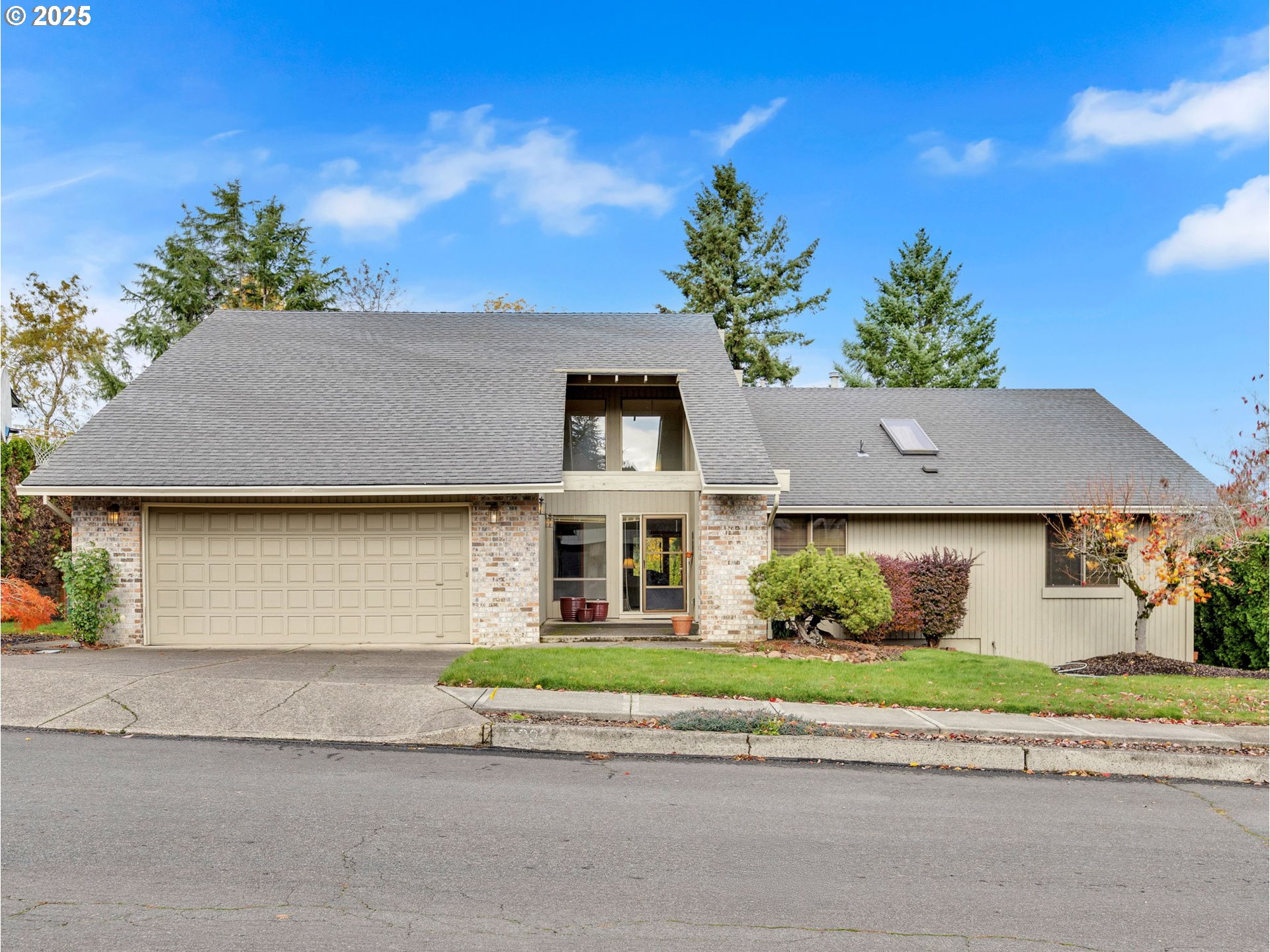 3239 Southwest 26th Street Gresham, OR 97080 - Photo 41 of 47 front view of house with a yard