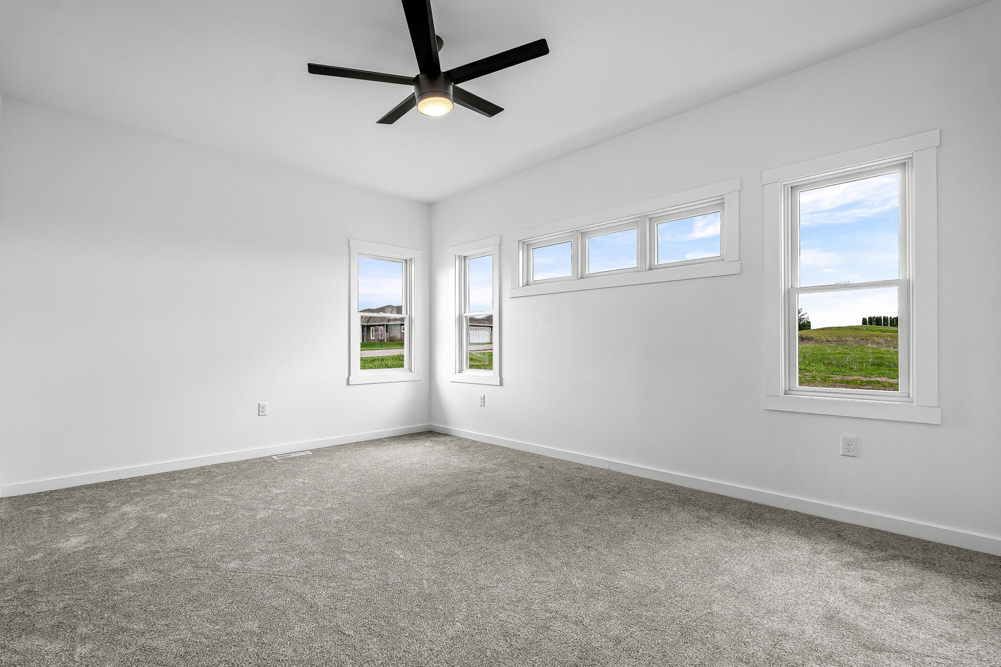 W4952 Battlestone Station Road, Unit 25 Shelby, WI 54601 - Photo 16 of 32 Primary Bedroom