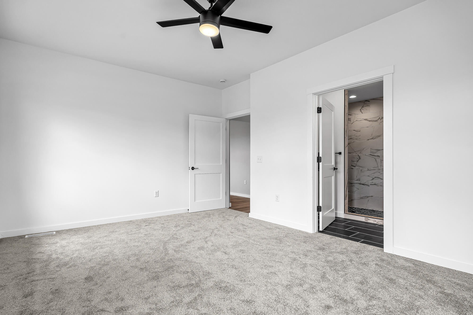 W4952 Battlestone Station Road, Unit 25 Shelby, WI 54601 - Photo 17 of 32 Primary Bedroom
