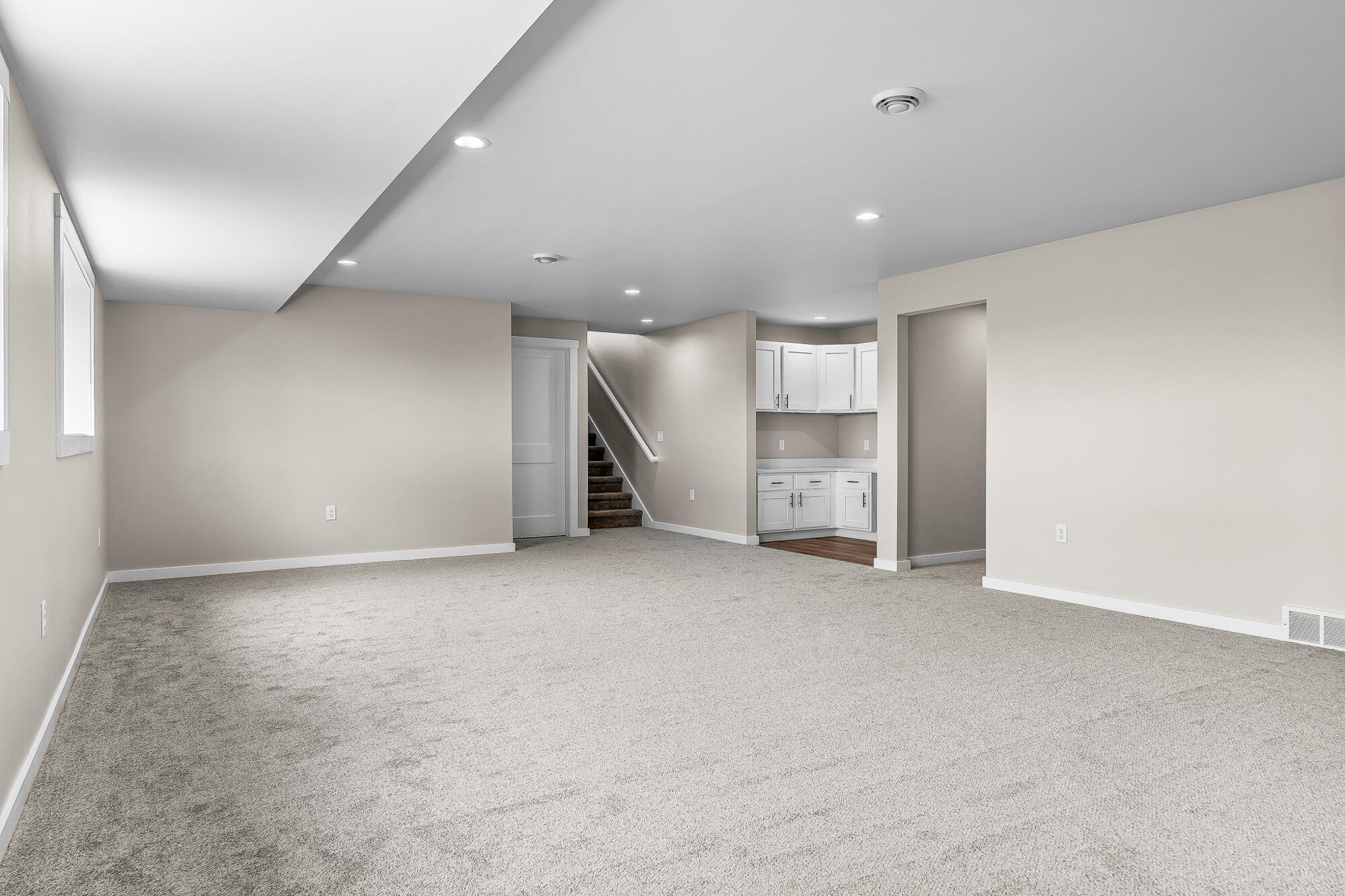 W4952 Battlestone Station Road, Unit 25 Shelby, WI 54601 - Photo 24 of 32 LL Family Room