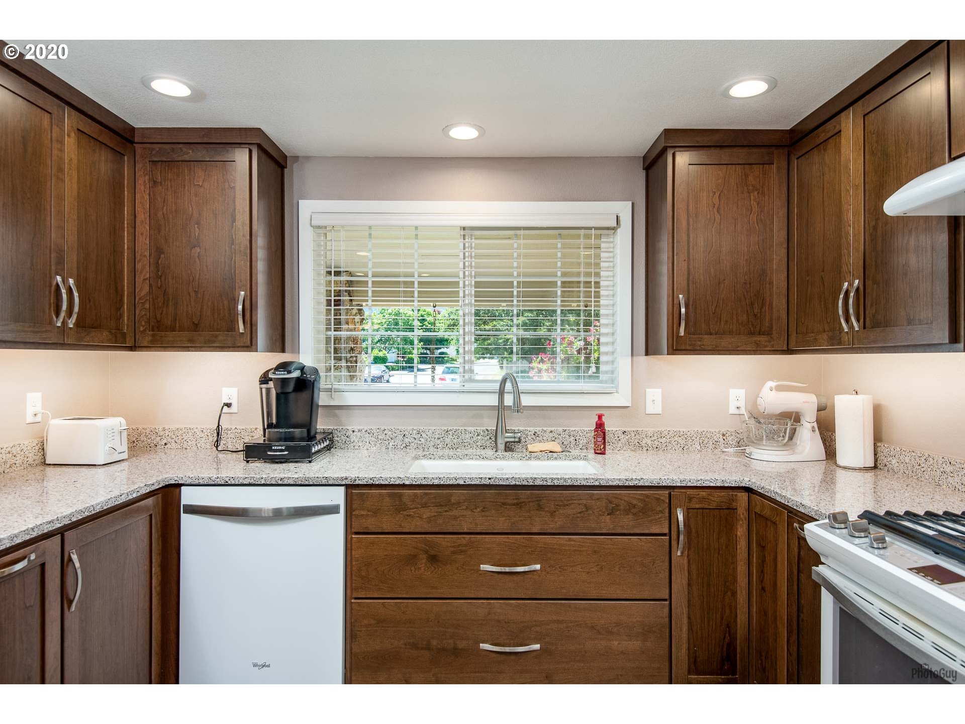 6672 E Street Springfield, OR 97478 - Photo 11 of 32