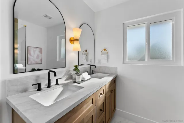 $1,249,000 | 958 Berkshire Court, Escondido, CA 92025