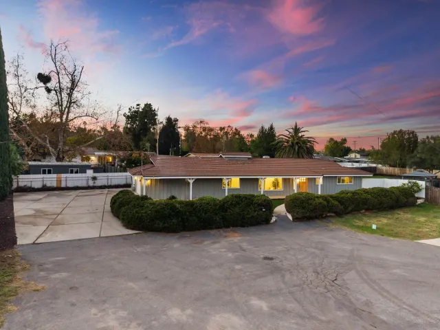 $1,249,000 | 958 Berkshire Court, Escondido, CA 92025