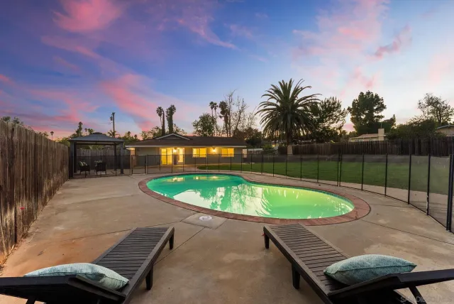 $1,249,000 | 958 Berkshire Court, Escondido, CA 92025