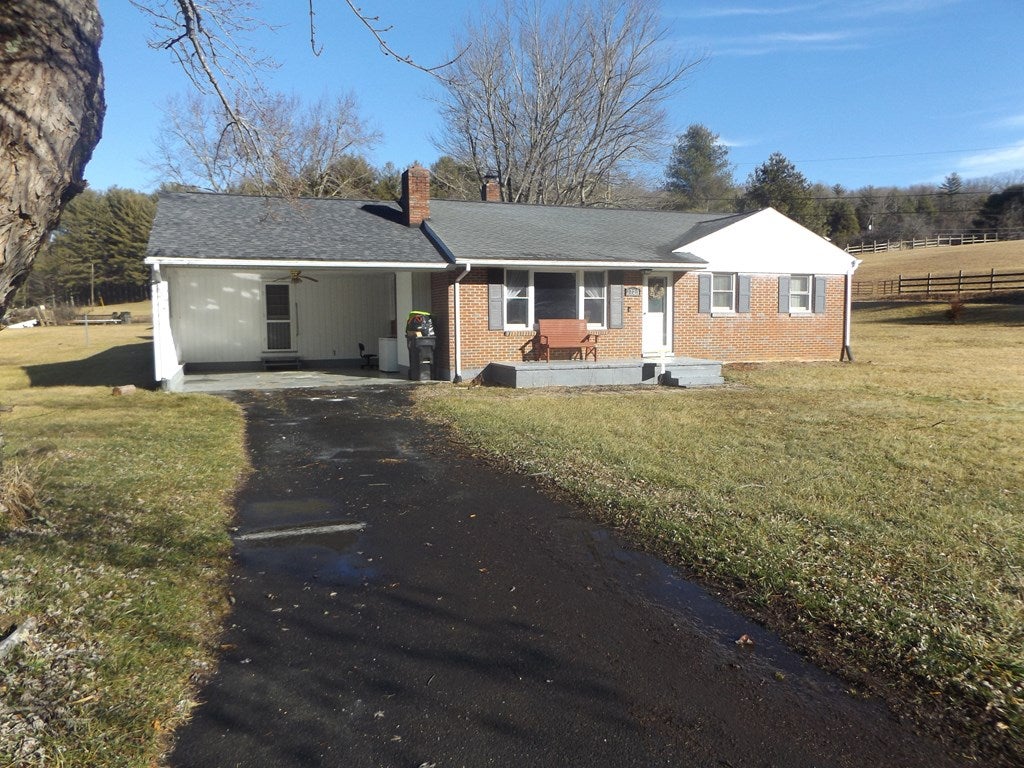 2725 Pipers Gap Road Galax, VA 24333 - Photo 14 of 24 Gallery Image 14
