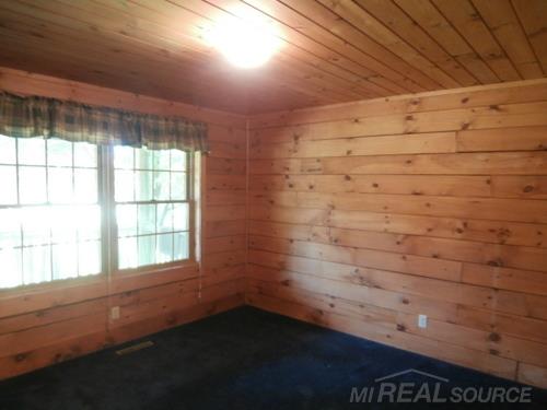 1054 Legion Road Owosso, MI 48867 - Photo 9 of 28 31257481-8.JPG