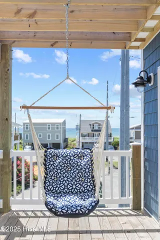 $1,150,000 | 525 Sidbury Avenue, Topsail Beach, NC 28445
