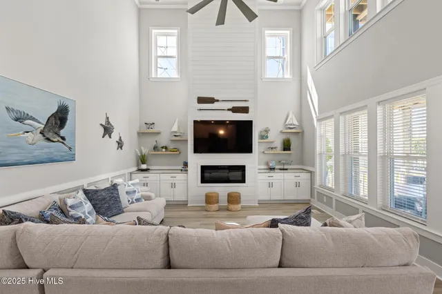 $1,150,000 | 525 Sidbury Avenue, Topsail Beach, NC 28445