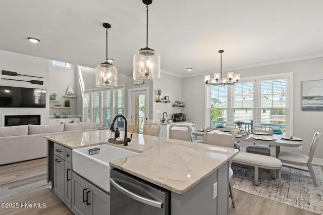 $1,150,000 | 525 Sidbury Avenue, Topsail Beach, NC 28445