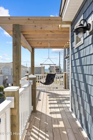 $1,150,000 | 525 Sidbury Avenue, Topsail Beach, NC 28445