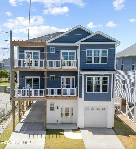 $1,150,000 | 525 Sidbury Avenue, Topsail Beach, NC 28445