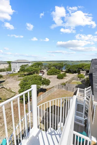 $1,150,000 | 525 Sidbury Avenue, Topsail Beach, NC 28445