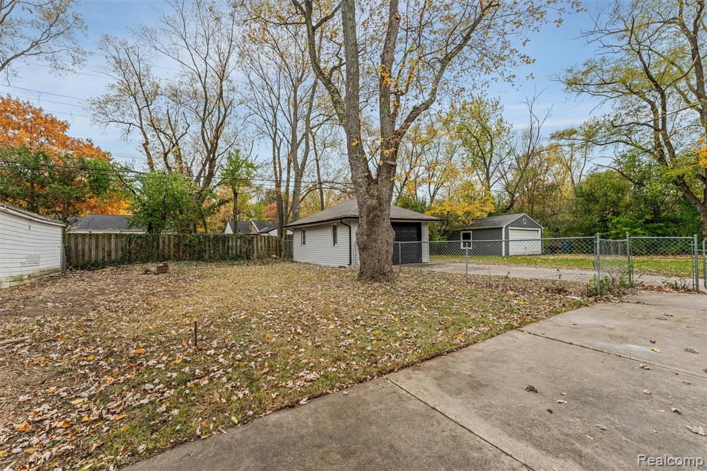 15751 West 14 Mile Road Franklin, MI 48025 - Photo 17 of 24