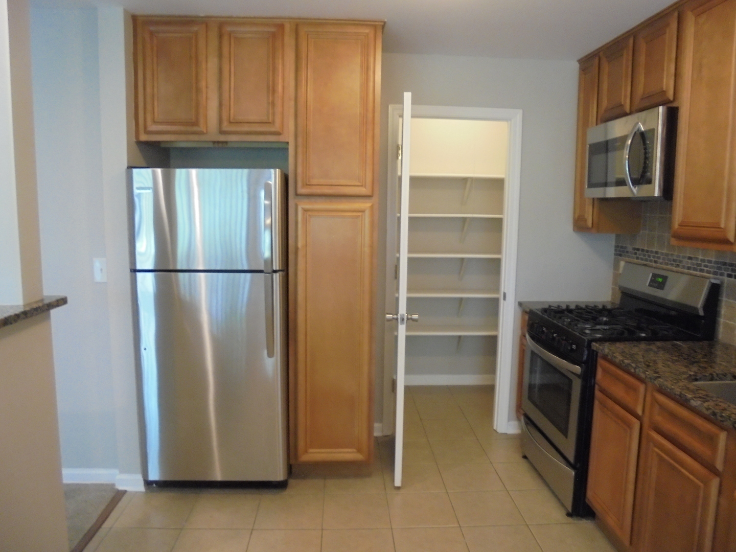 4730 Calvert Drive, Unit C2 Rolling Meadows, IL 60008 - Photo 13 of 29